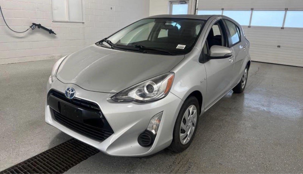 2015 Toyota Prius Image 1