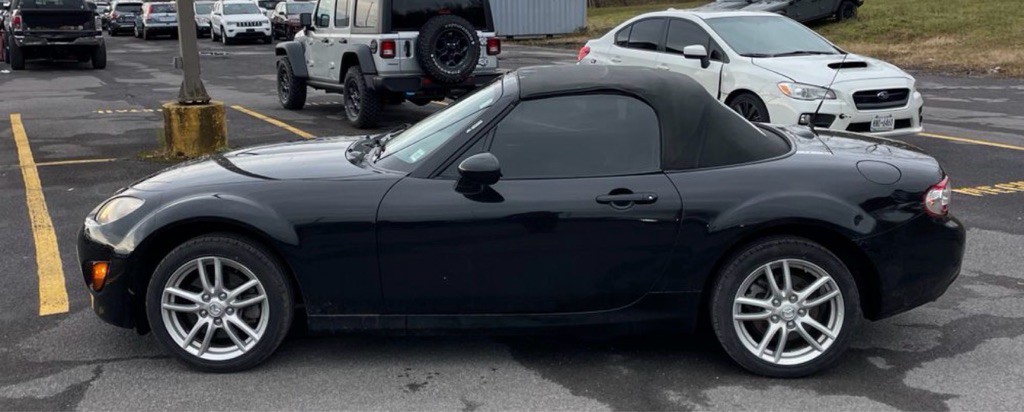 2011 Mazda MX-5 Miata Image 2