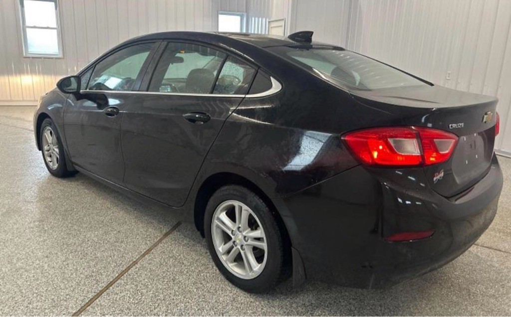 2018 Chevrolet Cruze Image 5