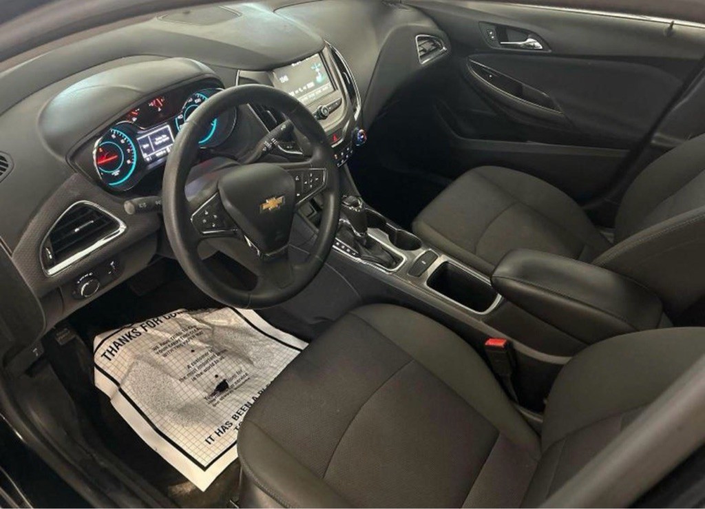 2018 Chevrolet Cruze Image 8