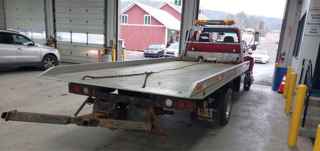 2001 Chevrolet C-Series Image 2