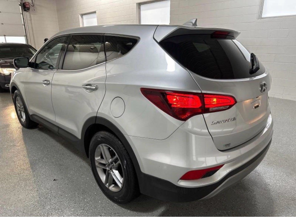 2017 Hyundai Santa Fe Sport Image 3