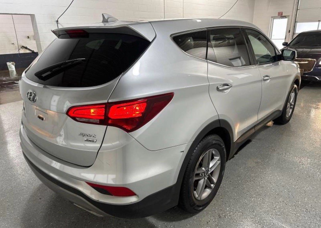 2017 Hyundai Santa Fe Sport Image 4