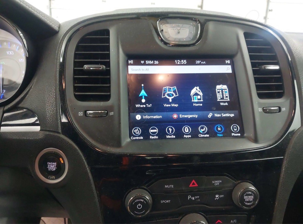 2018 Chrysler 300 Image 5