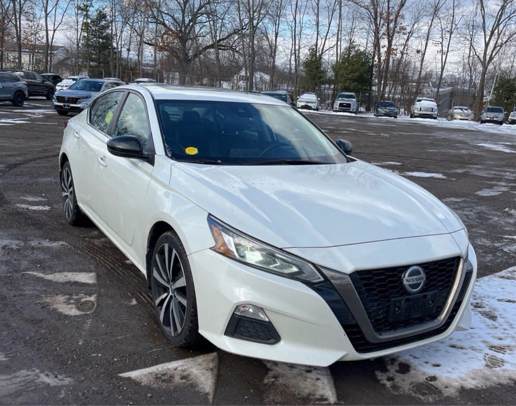 2021 Nissan Altima Image 2