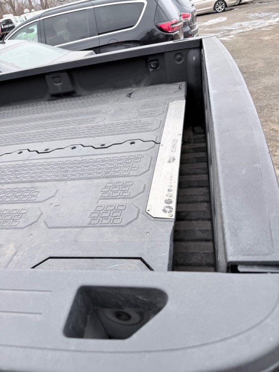 2017 GMC Sierra Image 9