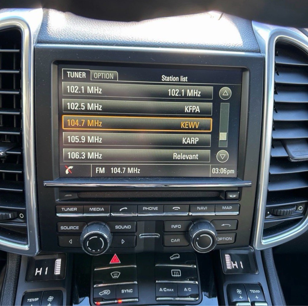 2015 Porsche Cayenne Image 10