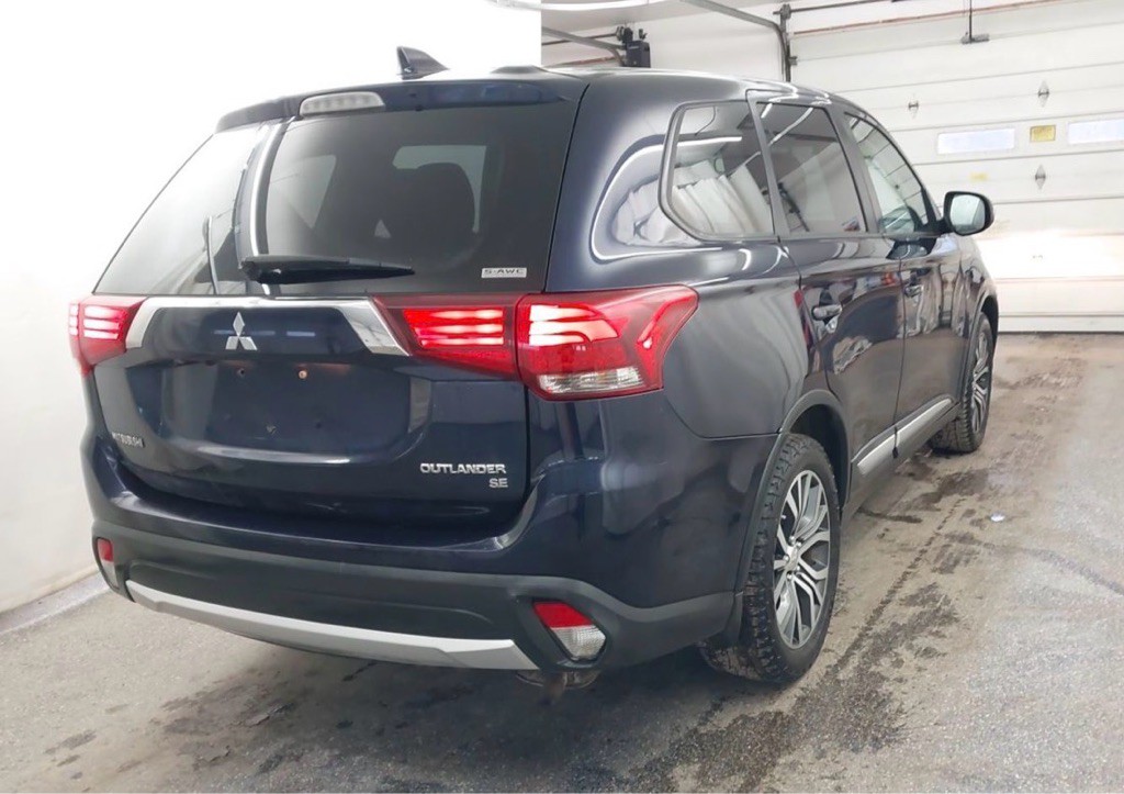 2017 Mitsubishi Outlander Image 9