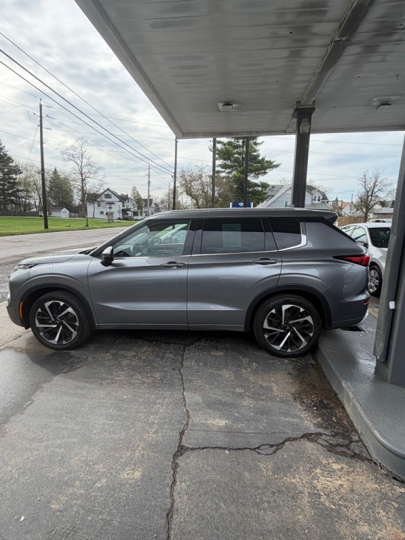 2023 Mitsubishi Outlander Image 6