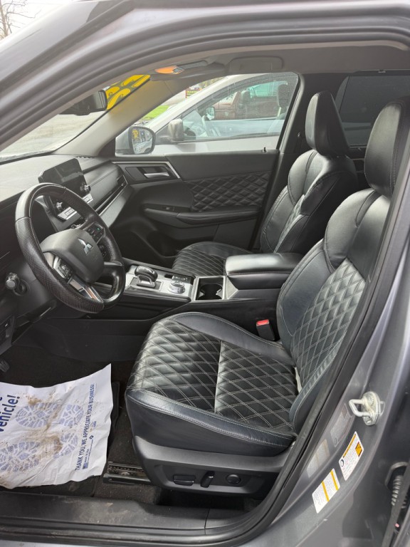 2023 Mitsubishi Outlander Image 7