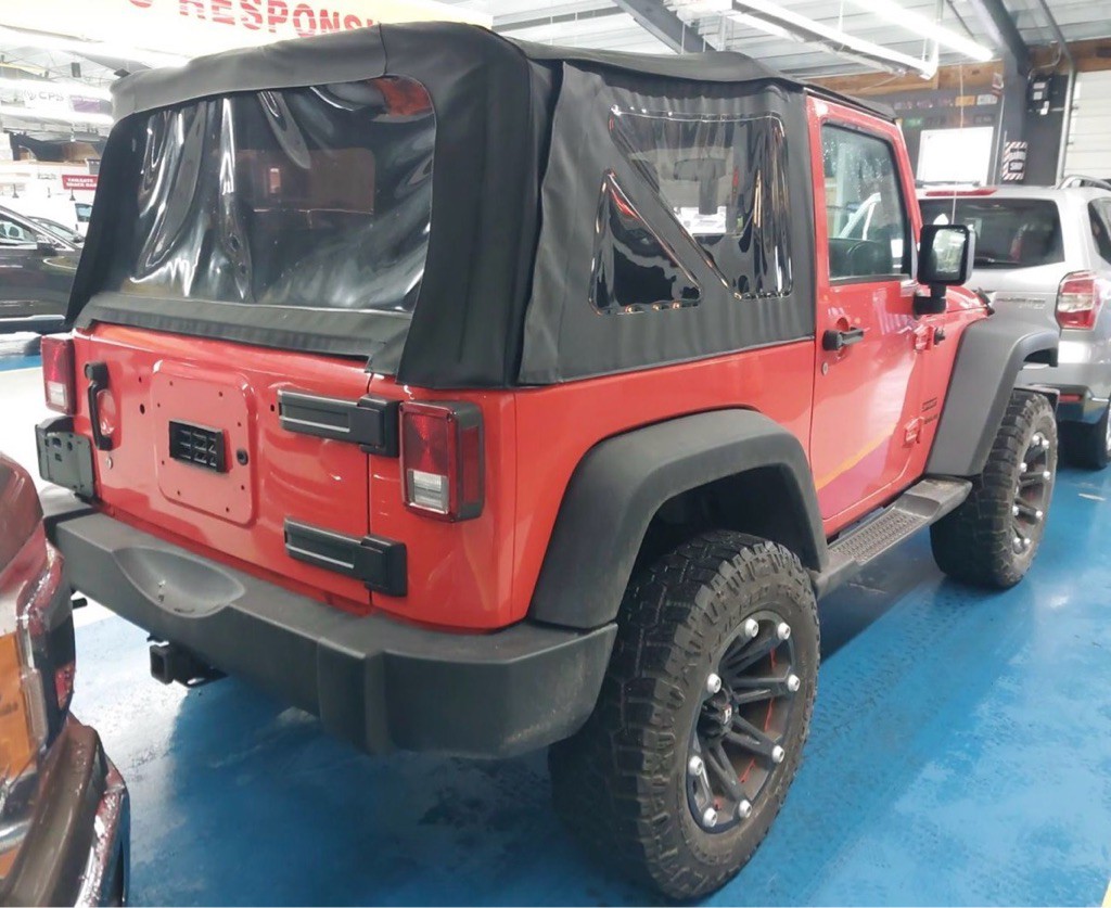 2013 Jeep Wrangler Image 2