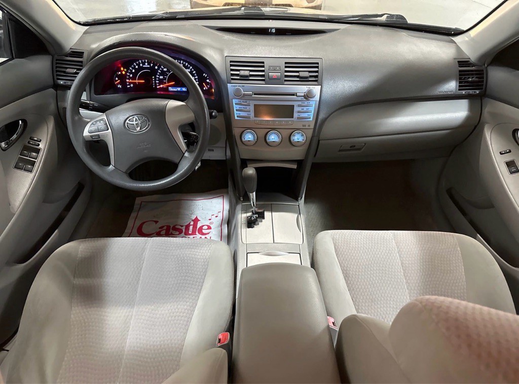 2010 Toyota Camry Image 6