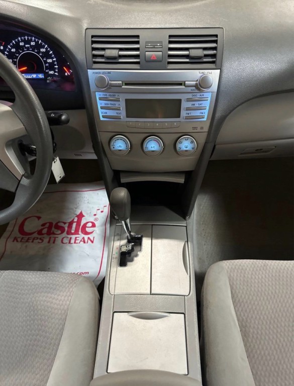 2010 Toyota Camry Image 8