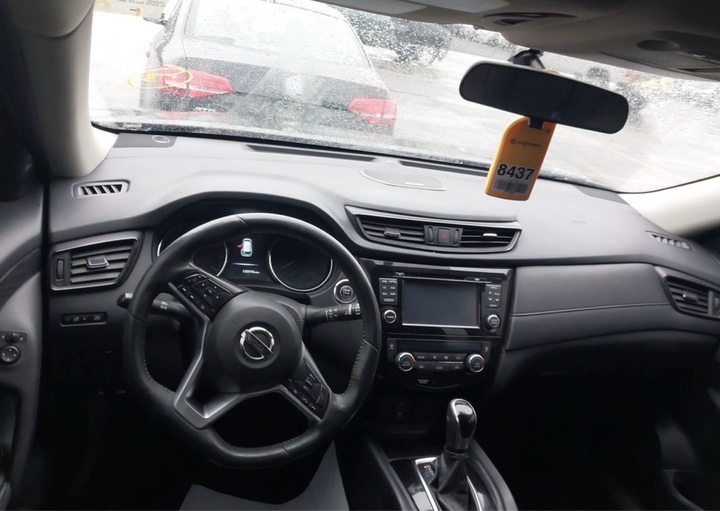 2017 Nissan Rogue Image 3