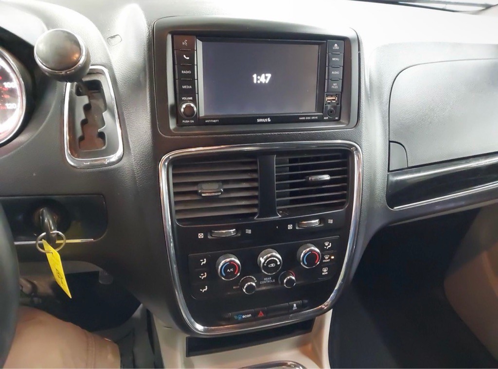 2017 Dodge Grand Caravan Image 4