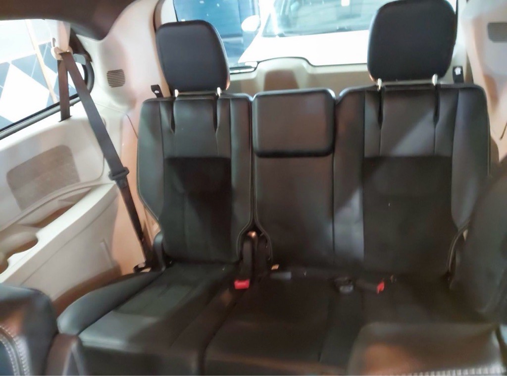 2017 Dodge Grand Caravan Image 6