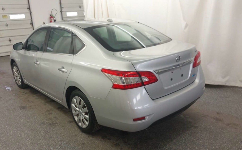 2013 Nissan Sentra Image 3