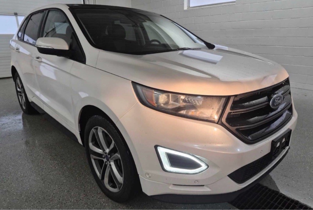 2017 Ford Edge Image 2