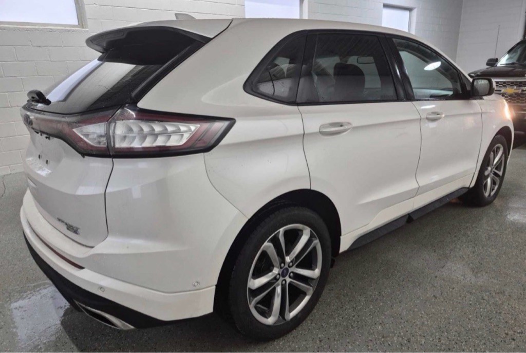 2017 Ford Edge Image 3
