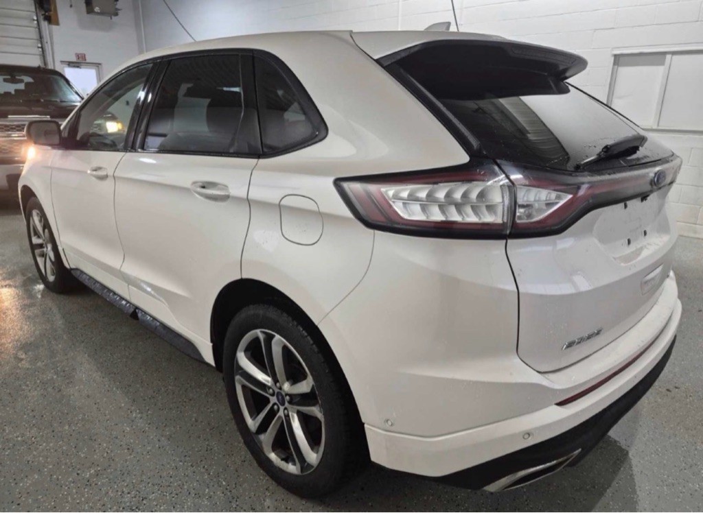 2017 Ford Edge Image 4