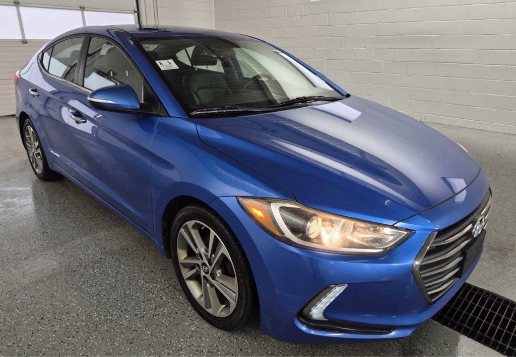 2017 Hyundai Elantra Image 2