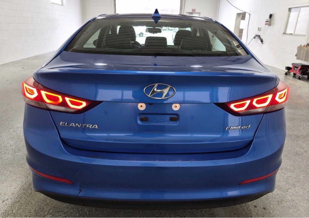 2017 Hyundai Elantra Image 4