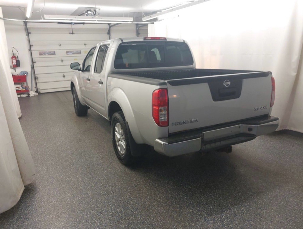 2014 Nissan Frontier Image 2