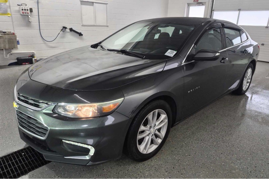 2017 Chevrolet Malibu Image 1