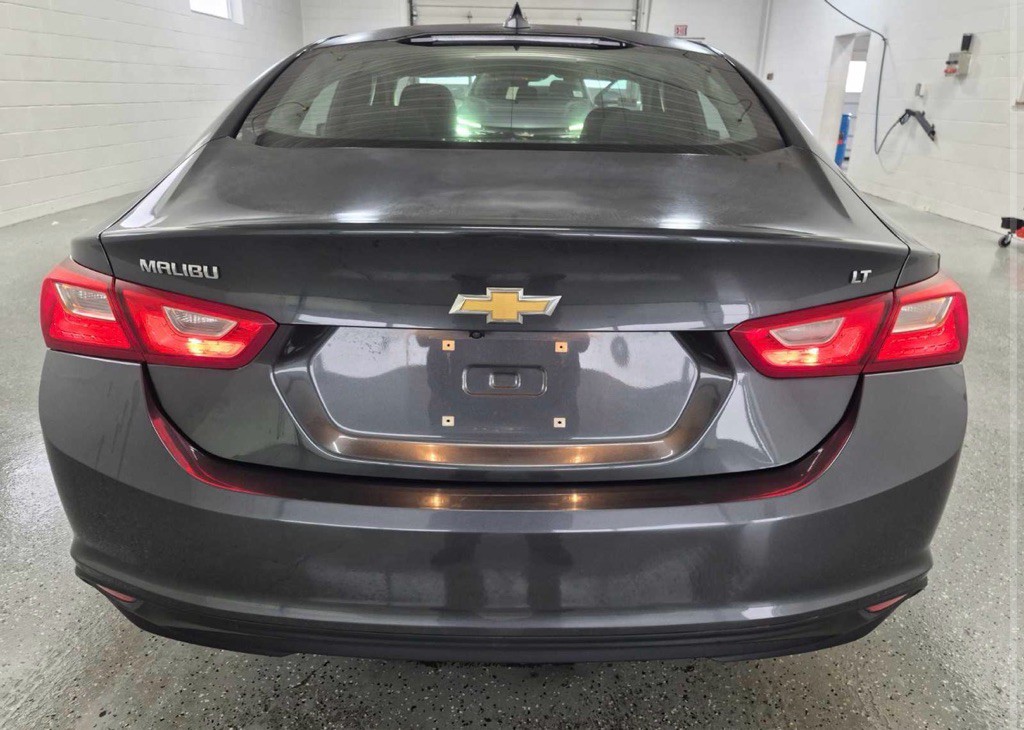2017 Chevrolet Malibu Image 4