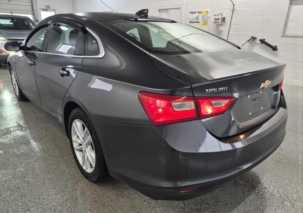 2017 Chevrolet Malibu Image 5