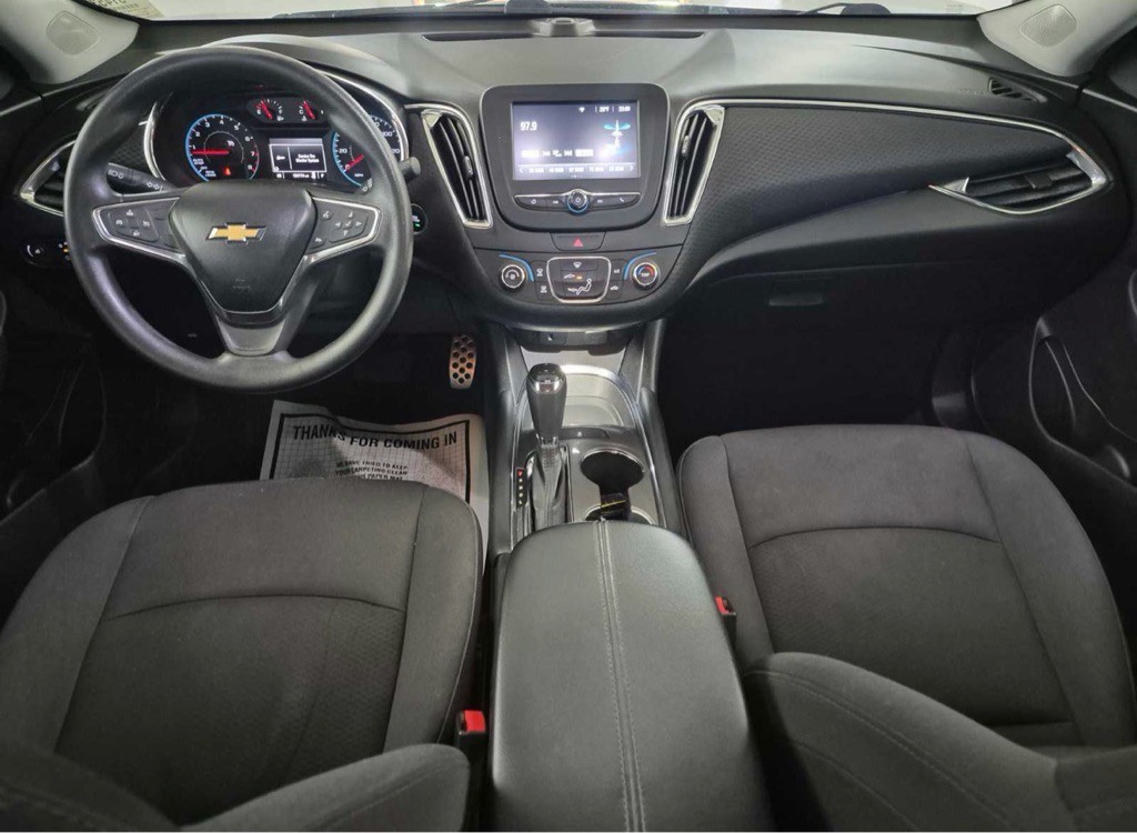 2017 Chevrolet Malibu Image 6
