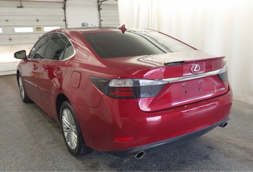 2014 Lexus ES Image 2
