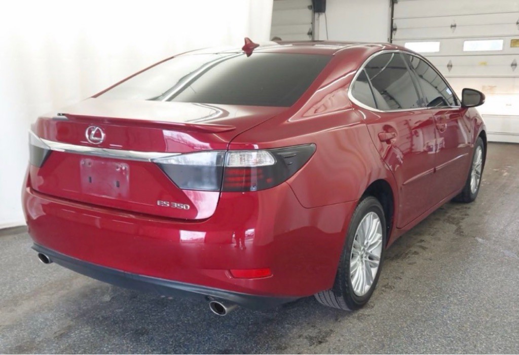 2014 Lexus ES Image 3