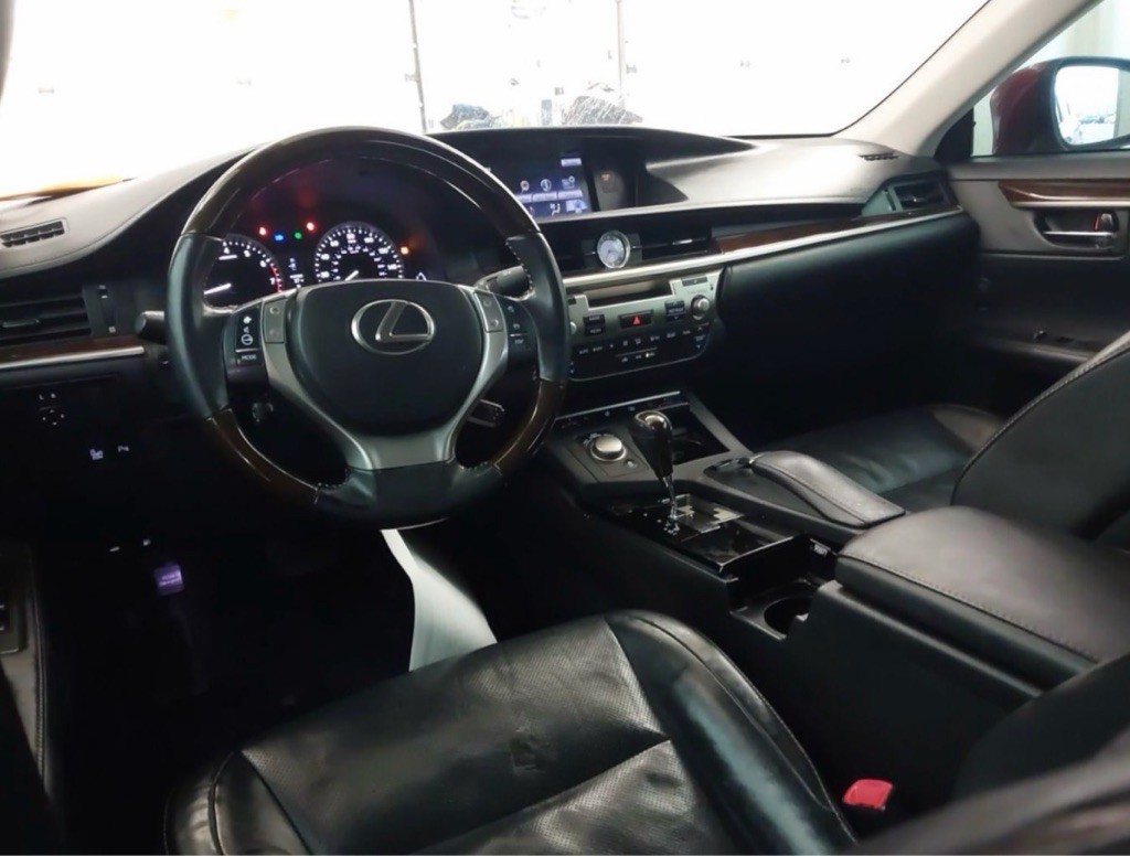 2014 Lexus ES Image 7