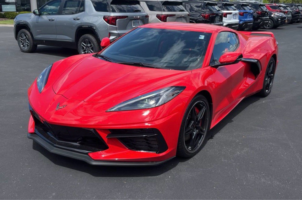 2020 Chevrolet Corvette Image 2