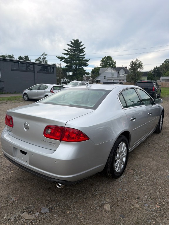2011 Buick Lucerne Image 4