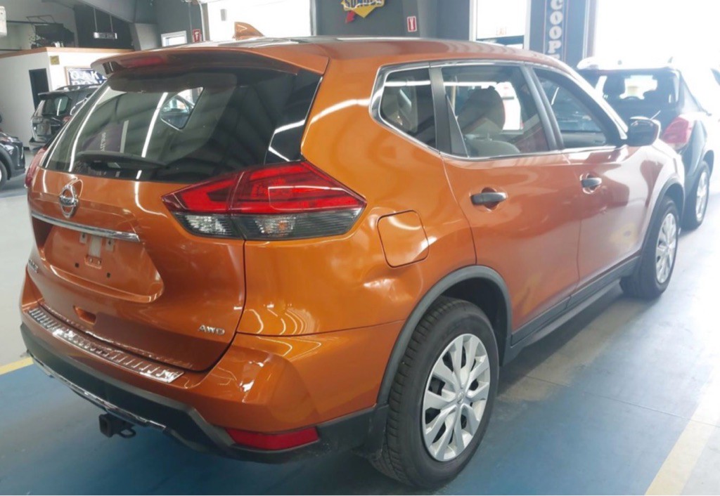 2017 Nissan Rogue Image 2