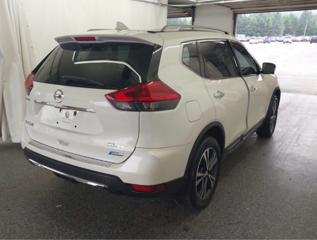 2017 Nissan Rogue Image 3