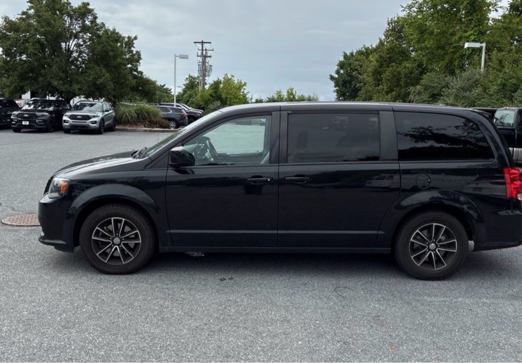 2018 Dodge Grand Caravan Image 2