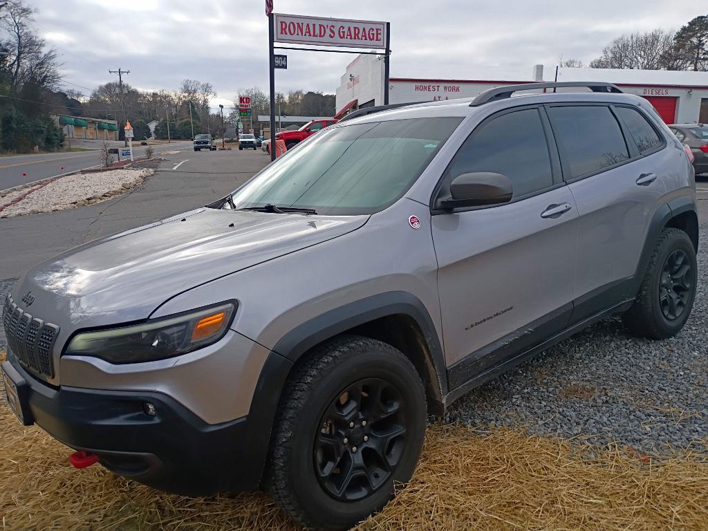 2019 Jeep Cherokee Image 2