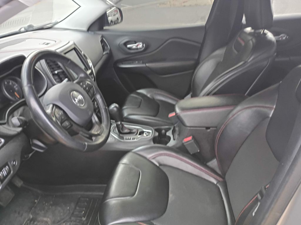 2019 Jeep Cherokee Image 8