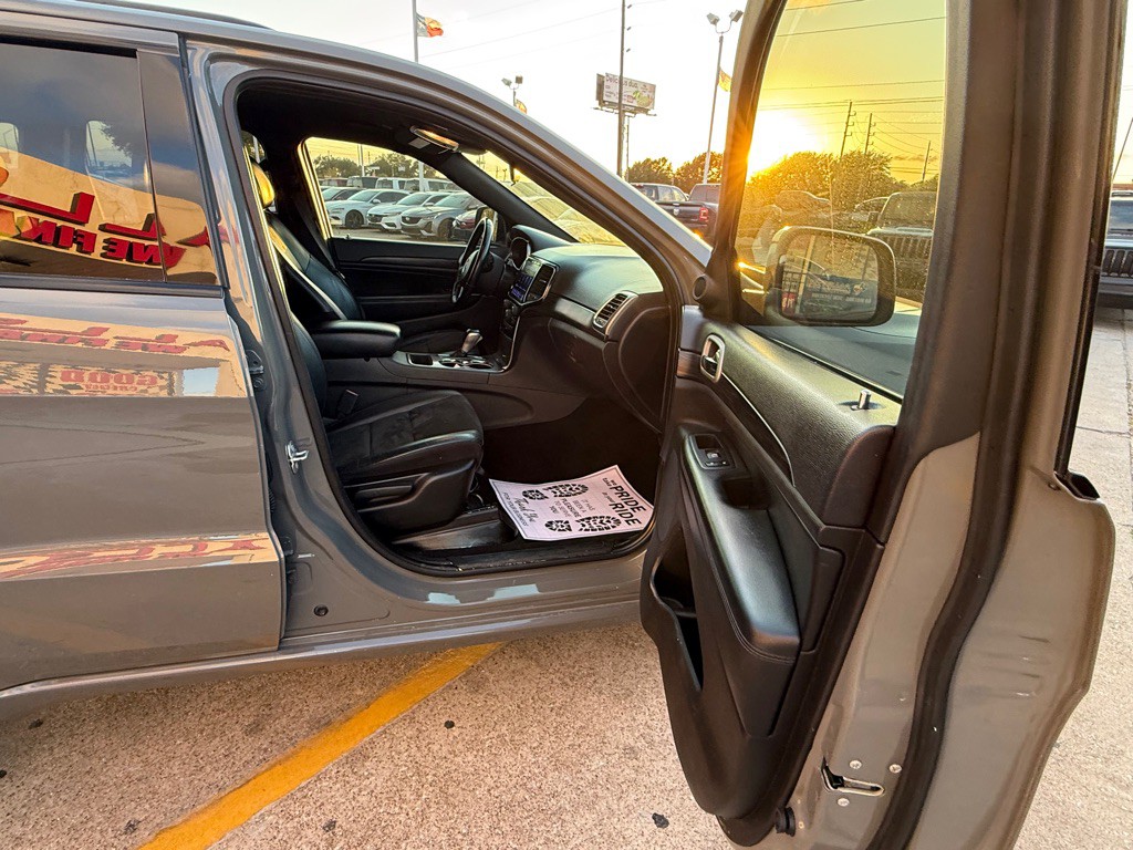 2021 Jeep Grand Cherokee Image 3