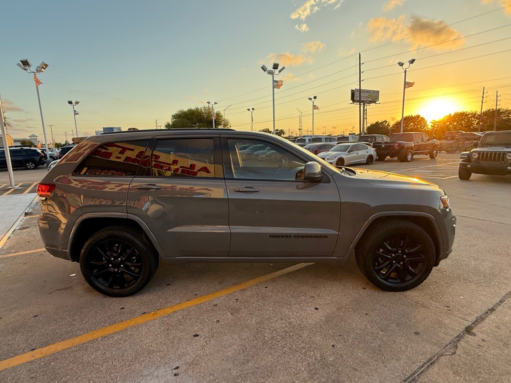 2021 Jeep Grand Cherokee Image 4