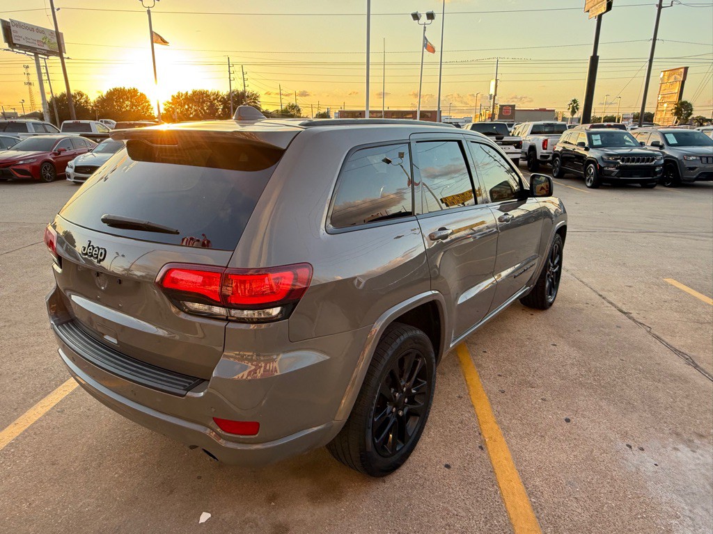 2021 Jeep Grand Cherokee Image 9