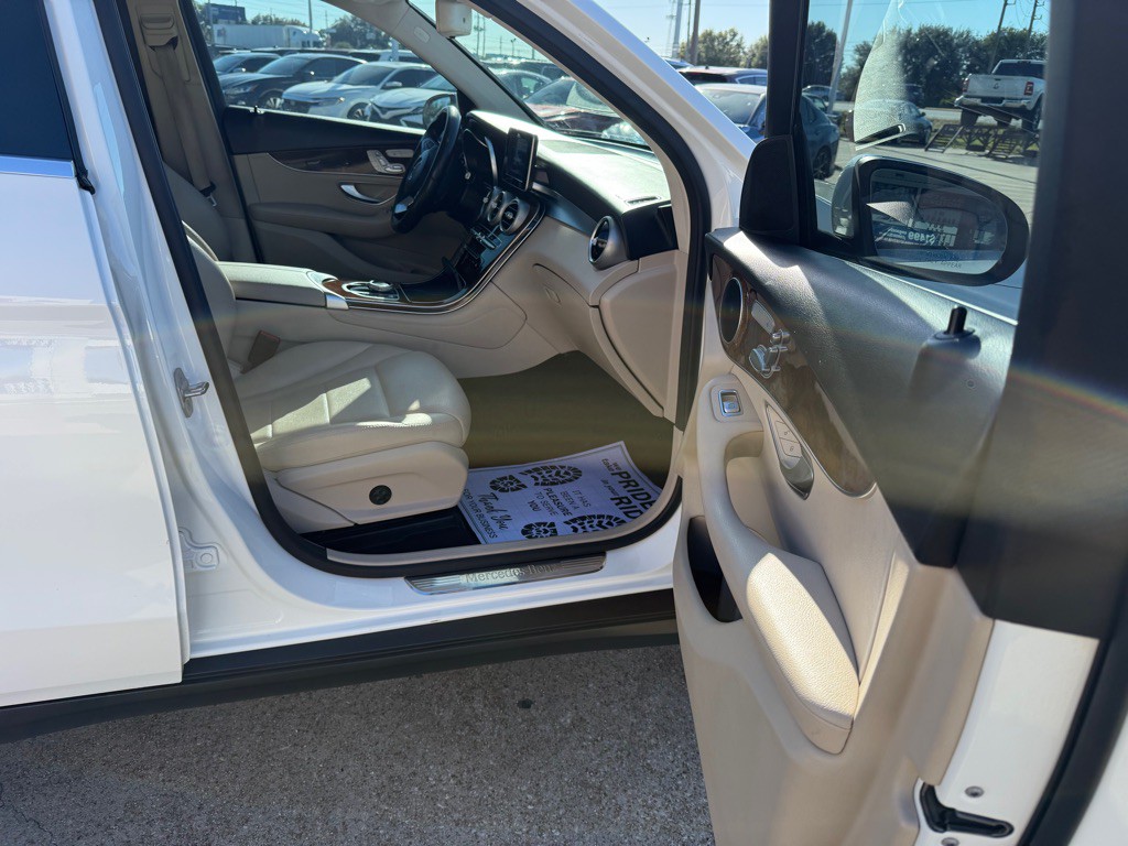 2018 Mercedes-Benz GLC-Class Image 7