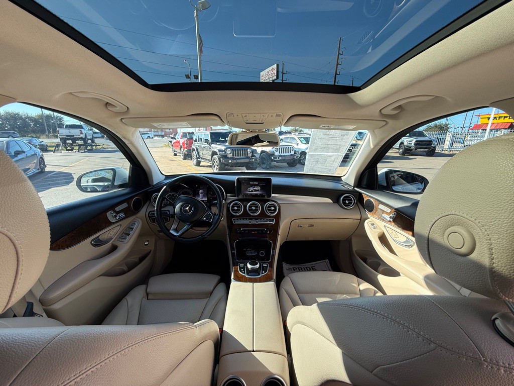 2018 Mercedes-Benz GLC-Class Image 9