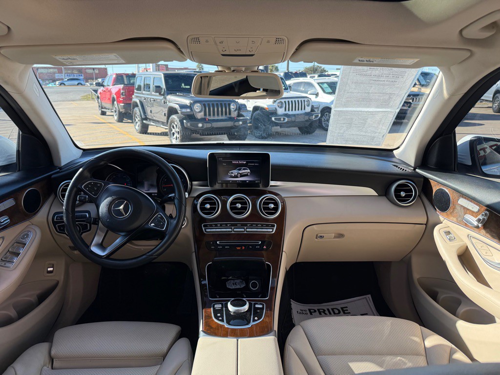 2018 Mercedes-Benz GLC-Class Image 10