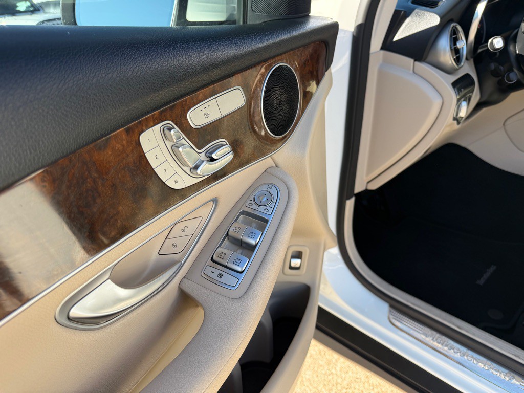 2018 Mercedes-Benz GLC-Class Image 14