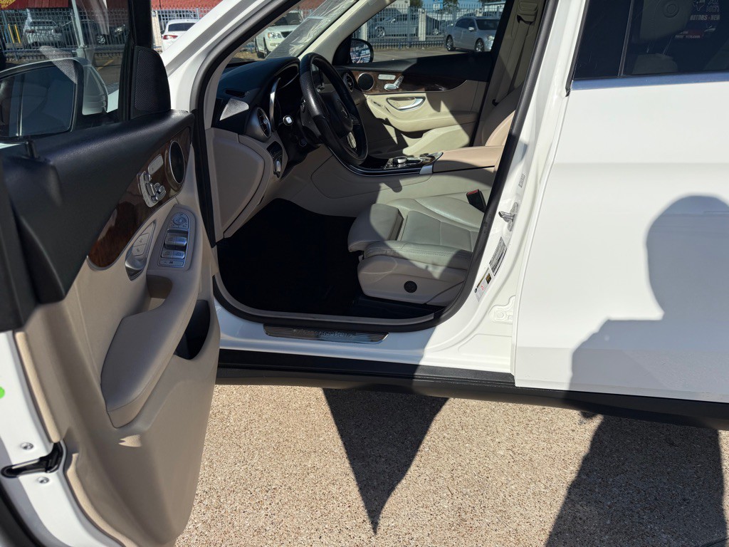 2018 Mercedes-Benz GLC-Class Image 15