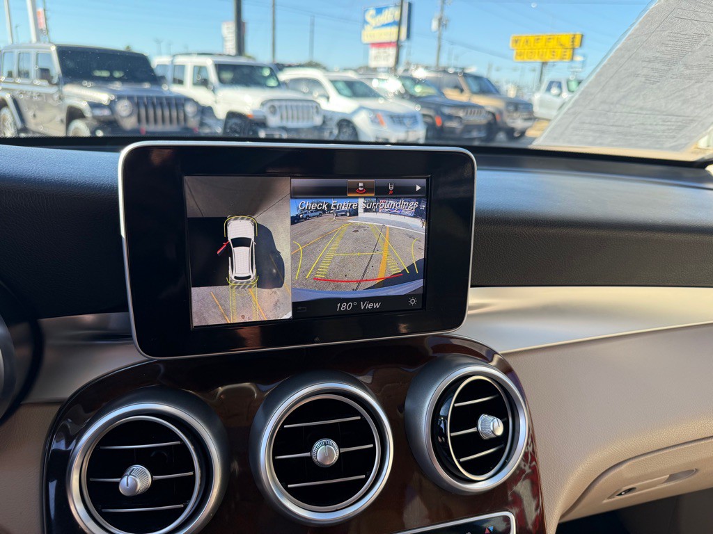 2018 Mercedes-Benz GLC-Class Image 17